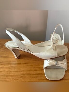 Michaelangelo Ivory Satin Slingback Heels with Bow and Crystal Accent